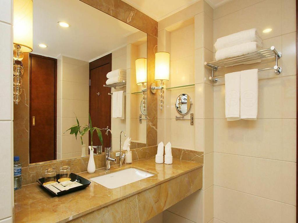 Beijing Hepingli Hotel Екстериор снимка